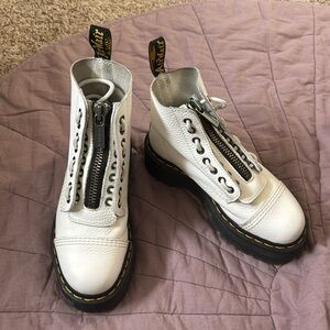 Dr. Marten Jaden Boot